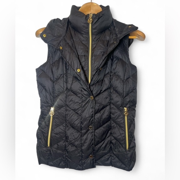 Michael Kors Jackets & Blazers - Michael Kors MK Ultra Light Weight Hooded‎ Quilted Puffer Down Vest Black XS